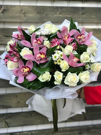 Букет цветов из: Розы и Хризантемы в Козет