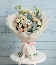 Букет цветов из:  Розы и Лизиантусы в Козет