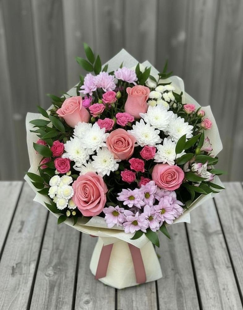 Букет цветов из: Альстромерии, Гвоздики, Розы и Хризантемы в Козет