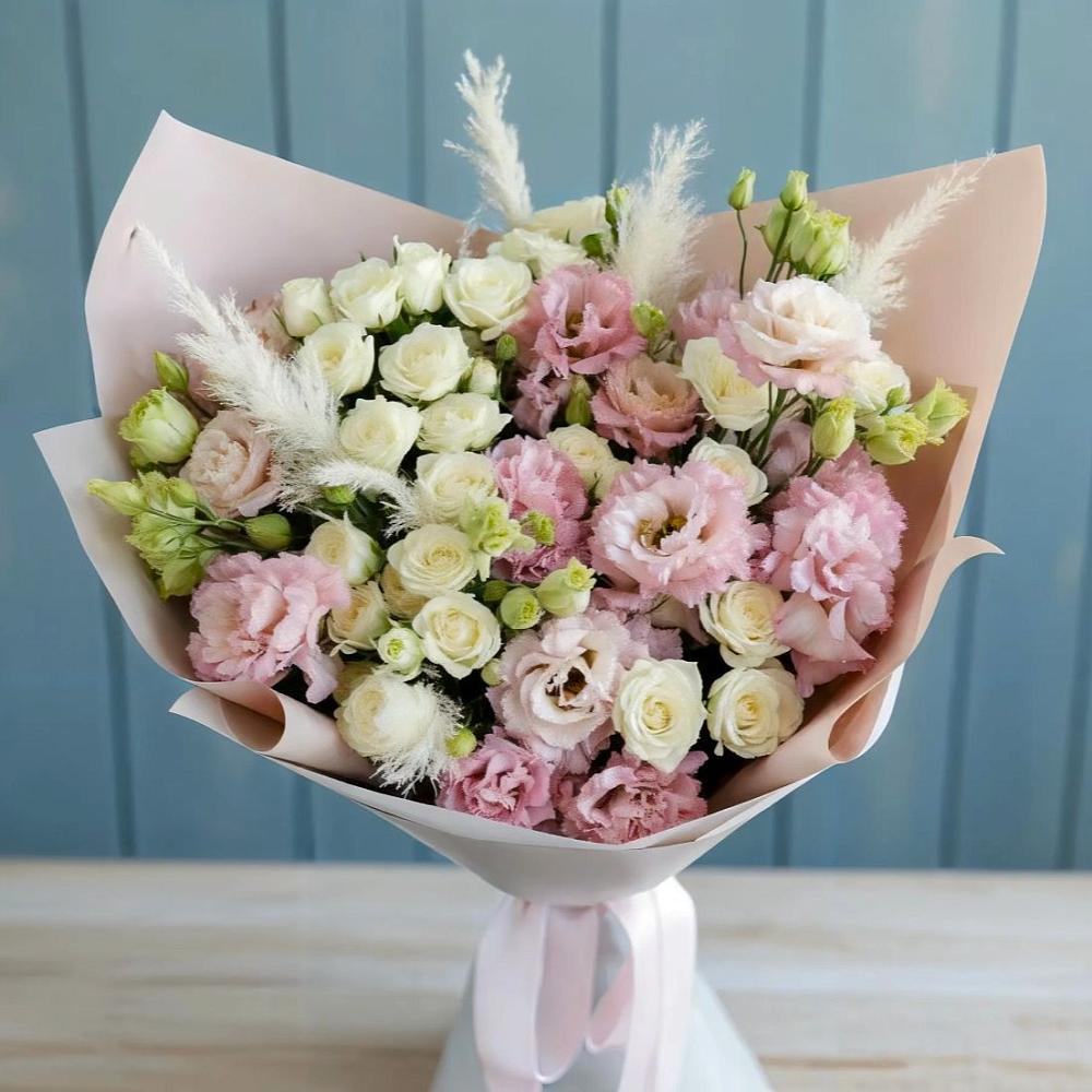 Букет цветов из: Альстромерии и Розы в Козет