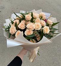Букет Кремовые розы Латте в Козет