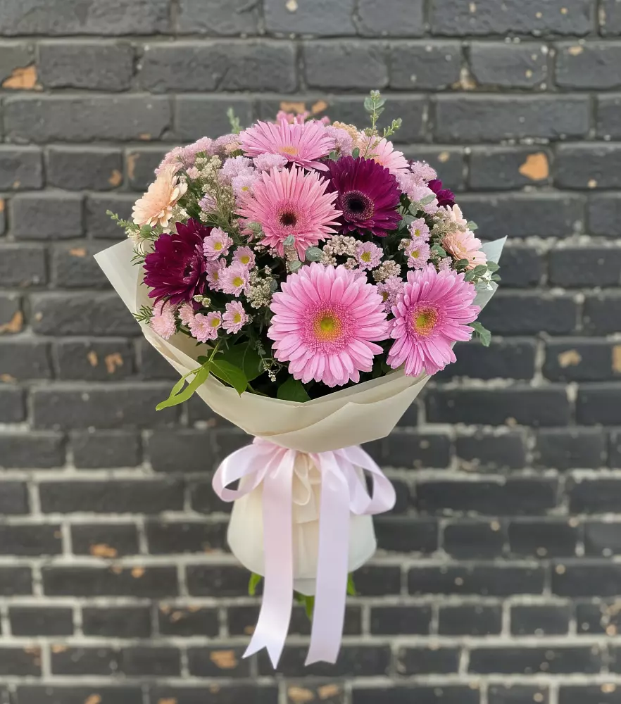 Букет цветов из: Герберы и Хризантемы в Козет