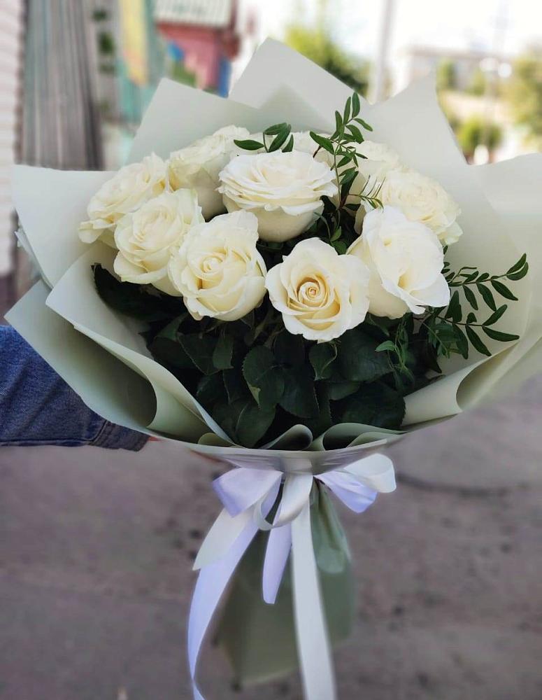 Букет Белые розы Проуд в Козет