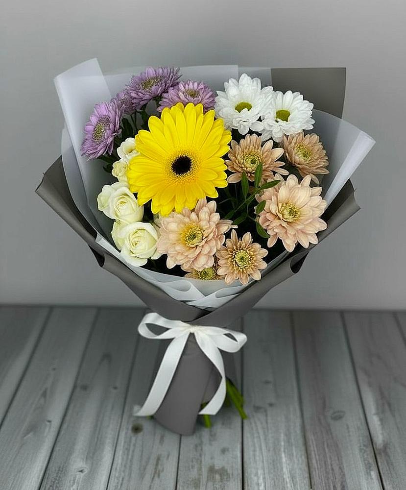 Букет цветов из: Розы, Герберы и Хризантемы в Козет