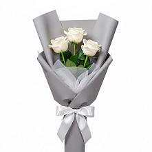 Букет 3 белые розы в Козет