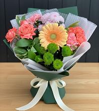 Букет цветов из:  Гвоздики, Розы, Герберы и Хризантемы в Козет