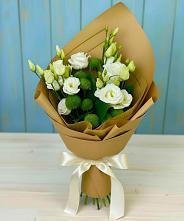 Букет цветов из:  Хризантемы и Лизиантусы в Козет