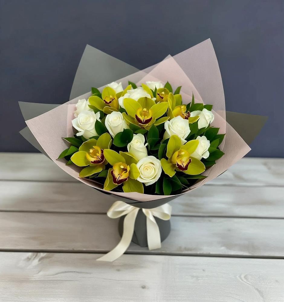 Букет цветов из: Орхидеи и Розы в Козет