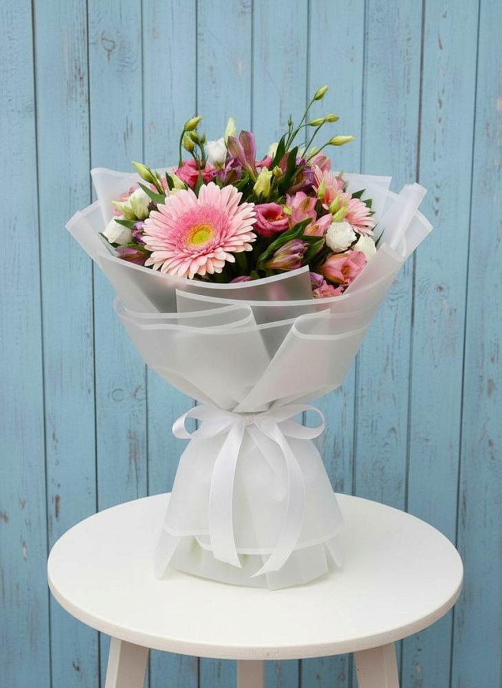 Букет цветов из: Герберы, Альстромерии и Лизиантусы в Козет