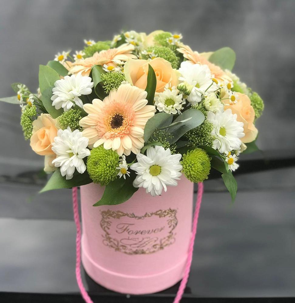 Цветочная композиция из Розы, Герберы и Хризантемы в шляпной коробке в Козет